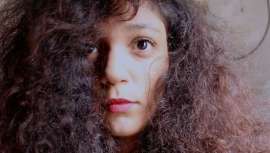 Hidratación y reparación son básicas para impedir que la humedad y la lluvia arruinen el peinado 