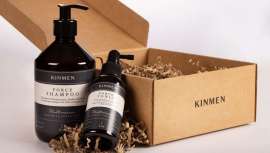 A Kin Cosmetics desenvolveu este tratamento para combater a queda de cabelo masculina e fortalecer a raiz e o couro cabeludo