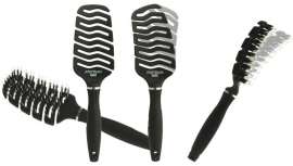 Lim Hair ha desarrollado este cepillo multiusos pensado para pelo fino, medio o grueso, rizado o liso, seco o mojado. Sin duda, un buen aliado en el día a día del salón  