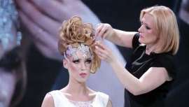 Schimbator, especializada en recogidos para bodas, impartirá un workshop exclusivo, para 15 personas, en el salón Nikol Beauty en Madrid. Una oportunidad única para disfrutar de lo último en técnicas y propuesta para fiesta y novias