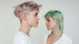 El análisis de la fisionomía y estructura de cabeza y rostro, como característica destacada, y una fresca y diversa interpretación de lo que es moda y tendencia, dan lugar a una colección de peluquería con sabor a menta