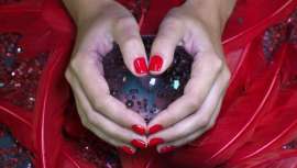 La firma Ten Image lanza sus Pure Red, Pomegranate, Pearl Garnet y Pearl Rubí para brillar estas fiestas