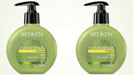 Esta loção, sem enxaguar, facilita um penteado encaracolado disciplinado e sem efeito curvo