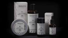 A moda da próxima temporada para os homens aponta para a barba de três dias, que pode ser usada sozinha ou com um bigode que é percetível. Junta-te ao grooming que cria tendência e aproveitar o poder de quatro fundamentos básicos para barbas e ba