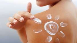 Es muy común el sentir placer cuando nos tumbamos al sol y que una piel bronceada nos parezca más bonita. Pero cuidado, el placer y el deseo de gustar llevados al límite pueden llegar a convertirse en una adicción muy peligrosa: la Tanorexia.