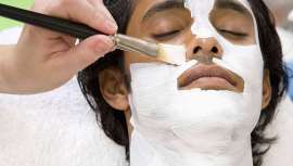 El universo masculino ha pasado de ser sinónimo de dureza y despreocupación por la estética a una, cada vez más creciente, demanda de productos cosméticos y tratamientos de belleza