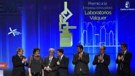 La empresa investiga y desarrolla productos cosméticos de máxima calidad, ofreciendo respuestas dinámicas e innovadoras para los sectores profesionales de peluquería y estética