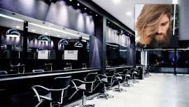 El defensa del Club Atlético Belgrano, situado en la ciudad de Córdoba (Argentina), ha cambiado el balón y el terreno de juego por las tijeras. Di Paola se ha convertido en el peluquero de confianza de algunos famosos 