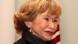 La que fuera antigua vicepresidenta del Gobierno y ya levantara el revuelo general con su primer cambio de imagen, vuelve a hacerlo al comparecer en un acto público con nueva cara. Pero, ¿es el mejor resultado posible? Revisamos sus retoques