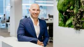 Este año, la firma celebra su 25 aniversario por todo lo alto. Viajamos en el tiempo para recordar sus inicios de manos de Tomás Junquera