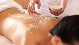 Si no es posible disfrutar del agua del mar, nada nos impide combatir el estrés en la comodidad de la bañera