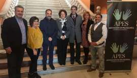 Con poder de representación para 3.500 profesionales sevillanos, se ha presentado la nueva Asociación de Peluquería y Estética de la ciudad, que aglutina por vez primera a ambos sectores, en el ayuntamiento de la ciudad y con el respaldo del mismo