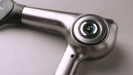 El secador profesional Leopa-R2 de CBR Professional es una herramienta del presente que nos trae a las manos el futuro. El secador cuyas cualidades, tecnología y diseño extraordinario están cambiando las bases del mundo de la peluquería