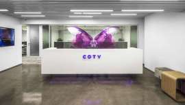 La compañía de cosmética ha alcanzado unas ventas de 542,5 millones de dólares (4.001,7 millones de euros), un 4,8% menos que en el mismo periodo del año anterior. En concreto, cierra este primer semestre con pérdidas de 972,7 millones de dólares