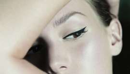 Los profesionales de Jorge de la Garza Makeup nos explican la historia del eyeliner, que forma parte de un maquillaje esencial en todas las ocasiones