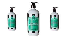 La Albufera lanza esta crema hidratante corporal a base de aceite de germen de arroz y aceite de coco. Un producto vegano que se absorbe con rapidez, dejando la piel jugosa y suave