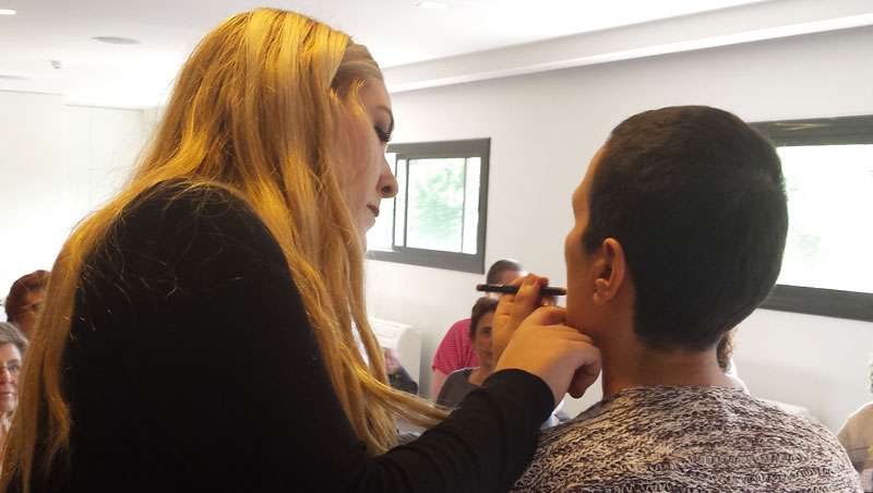 Taller de maquillaje oncológico Jorge de la Garza en colaboración con Fundación Ricardo Fisas Natura Bissé