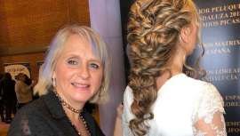 Un premio más a sumar al palmarés de esta peluquera española, a más señas andaluza, Encarna Moreno, la preferida de los novios y novias de bodas.net y que maneja como nadie el arte del peinado 