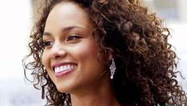 Os especialistas da Aquarela Peluqueros explicam como aproveitar ao máximo dos cabelos encaracolados, definidos e sem efeito frizz