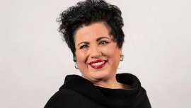 La nueva jefa de estudios de la firma tiene una larga trayectoria en la barbería y la industria de la belleza, donde dio sus primeros pasos como cosmetóloga mientras se licenciaba en la universidad 