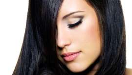 El tratamiento para melenas opacas o para cualquiera que desee maximizar el brillo se llama Perla Negra y nos lo cuenta Aquarela Peluqueros 