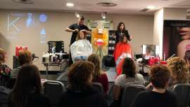 Alcántara Cosmética ha organizado este seminario donde se han dado a conocer las últimas tendencias en peluquería a los profesionales presentes