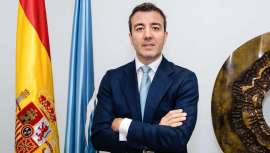 Es uno de los objetivos del nuevo presidente de la Sociedad Española de Cirugía Plástica, Reparadora y Estética (SECPRE). Ramón Calderón persigue una ley más restrictiva que no permita a cualquiera realizar intervenciones estéticas