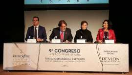 Un encuentro al servicio del arte, la empresa y el conocimiento. Así ha sido el IX Congreso Intercoiffure que ha reunido a ponentes de primer nivel en 4 conferencias magistrales y en el que se ha presentado la nueva colección Intercoiffure, Duality