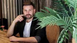 Nace un nuevo programa para ampliar el conocimiento y la creatividad en el mundo del color y Goldwell escoge a los mejores profesionales como sus embajadores. Héctor Carvajar es el primero de ellos