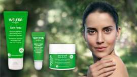 Skin Food es un producto multifunción S.O.S., formato bálsamo de gran poder reparador y nutritivo cuerpo y rostro. Ahora, amplía la línea con un fantástico Body Butter y un nuevo Lip Balm
