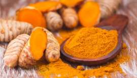 La cúrcuma demuestra desde tiempos inmemoriales su poder en distintos tratamientos como el dolor articular e incluso en el antiaging. Nuvothera lanza el suplemento Super-Micronized Turmeric Curcumin que trata la dependencia a medicamentos 