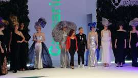 El estilista ha estrenado su nueva propuesta, acompañada de una espectacular performance, en la Mostra de Encaixe de Camariñas