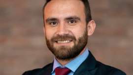 Con una oferta, prestaciones, equipo médico y resultados sin competidores, dada su exclusiva tecnología, MC360 convierte además al peluquero en prescriptor para su cliente, al cual asegura el trasplante capilar que necesita 