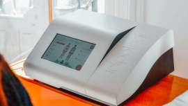 Es ya el indispensable de las cabinas de belleza y el tratamiento corporal y nosotros te contamos por qué. Adipologie ataca la grasa y celulitis y redefine la silueta de forma mínimamente invasiva y excepcional, en menos sesiones