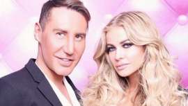 Conocido empresario mexicano, Urquiza decidió mostrar el día a día en su salón a través de las redes sociales, a finales del año 2018. El peluquero acaba de estrenar la segunda temporada de este reality en Youtube