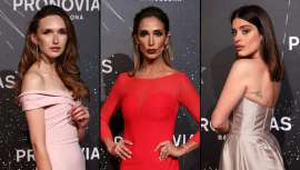 Peinados con un twist, elegantes y glam que completaban el look de las invitadas al desfile. Todas las tendencias en novias y moda para el cabello se han dado cita en la presentación de Atelier Pronovias 2020 