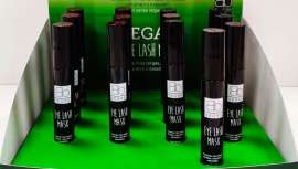 La cosmética natural se impone. Vegan Eye Lashs Mask no es solo un seguro de belleza para la mirada y las pestañas, sino también un seguro de salud que hace de éstas, las pestañas, objeto de deseo. El imprescindible de todo y cualquier make up