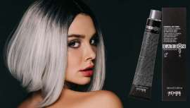 Así es Karbon 9 de Echosline, ¡puro rubio! Que asegura el aclarado hasta  nueve tonos y que ahora disfruta de tres nuevos y deseados tonalizadores para un rubio frío y polar tan de moda y demandado esta temporada 