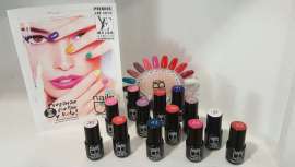 Es la manicura de moda, una de las más solicitadas por profesionales y clientes. Esmaltado semipermanente One Step de Belkos Nails que bate récords, con él todo son ventajas. Un solo producto, apto para alérgicos, altamente rentable