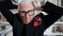 Qué tal Pascual es el título del documental en el que Iranzo, el mítico peluquero que ahora tiene 88 años, se convierte en actor protagonista y demuestra que este oficio también cuenta con personajes de calado con trasfondo y proyección social 