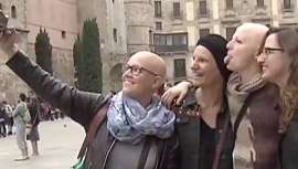 Reivindican su condición y desean mostrar su imagen sin complejos. Apelo viene a ratificar que las mujeres calvas también existen, y sea cual sea el motivo, quieren mostrarse tal como son sin esconderse bajo pelucas o pañuelos