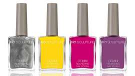 La novedad viene con un pincel de cerdas negras gruesas con el fin de aportar una aplicación y cobertura uniforme 