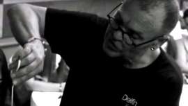 Querido y admirado en Gijón, y representante y defensor de la peluquería a ultranza, Delfín Blanco deja una huella indeleble, no sólo en la ciudad que le admira, sino también en el resto del país que recorrió impartiendo su maestría