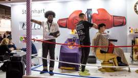 La marca atrajo a un gran número de profesionales que no se quisieron perder el espectáculo organizado en el estand de Fama Fabré, distribuidor de la misma para España