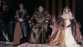 La firma se ha convertido en la preferida entre estilistas y maquilladores de cine, televisión y teatro, colaborando habitualmente con ellos y con numerosas productoras