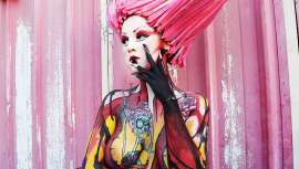 La necesidad de innovar para conseguir la excelencia ha contribuido a cambiar la visión profesional del maquillaje en el ámbito laboral, creando un nuevo perfil de maquillador mucho más versátil