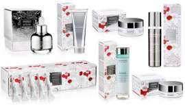 Su principal cualidad es la defensa de la contaminación ambiental y lumínica, pero también que repara el ADN. Intense, además, incorpora un kit profesional de aplicación en cabina y un total de 6 referencias para la rutina de belleza diaria 