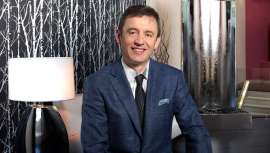 Decenas de tratamientos, garantía de resultados, técnicas, promesas... Pero, ¿qué hace y cuándo comienza la cirugía estética y qué ocurre de igual manera con la medicina estética? Contesta el famoso cirujano Moisés Martín Anaya