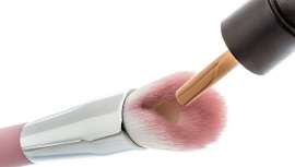 Se trata de una novedad revolucionaria que permite un maquillaje preciso y más que profesional.