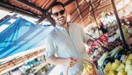 A vueltas con la caída, lo mejor es recurrir al consejo experto y observar siempre los hábitos de vida saludables, también en la comida, que nos proporcionen salud, incluida la del cabello. Lo explica MC360, corporación de cirugía capilar 